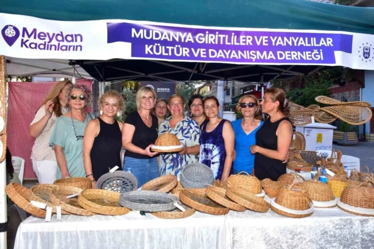 mudanyada-meydan-kadinlarin-dayanisma-pazari-kuruldu-4FQmXVGm.jpg