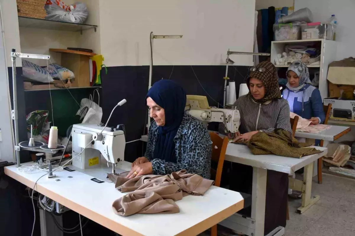Gaziantep’te Kadın Girişimciler, El Sanatlarıyla Türkiye’ye Açılıyor
