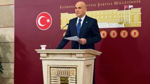iyi partili comeze pkklilardan tehdit bu alcaklar tehdit mesajlari gonderilebiliyorsa devlet artik bir anlamdacokmus demektir TeBdFNpd.jpg