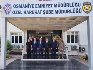 osmaniyeden ozel harekat polislerine suriye ugurlamasi cGPzO1l5.jpg