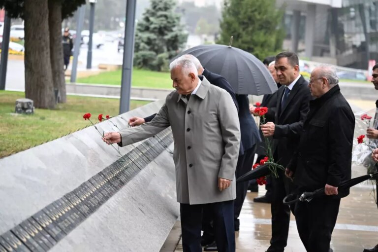 tdt aksakallar heyeti baskan yildirim azerbaycanda X12Uhkn4.jpg