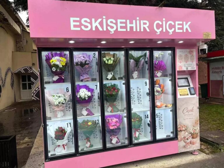 eskisehirde-cicek-otomati-dikkat-cekiyor-XMewTv1g.jpg