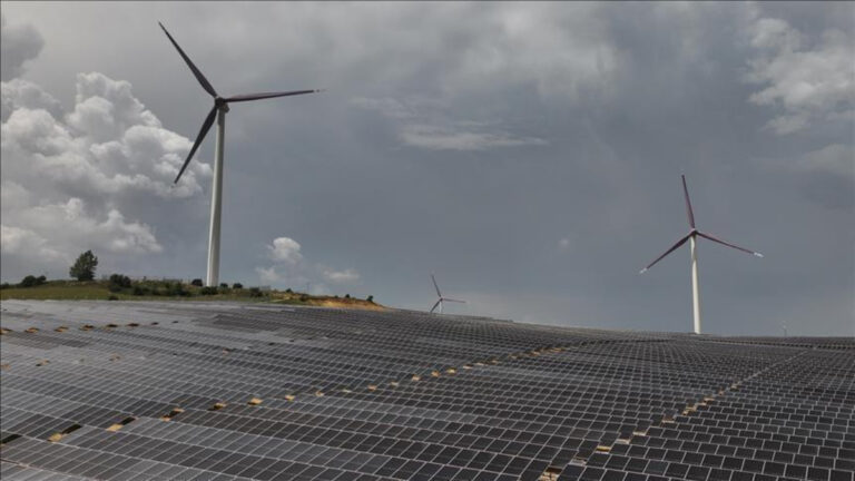turkiye-yenilenebilir-enerji-atilimini-hizlandiriyor-cTLgAf4Q.jpg