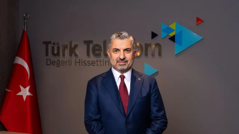 turk-telekom-ceosu-ebubekir-sahin-turkiyenin-dijital-gelecegini-guclu-fiber-altyapi-ve-5g-odakli-yerli-teknolojilerle-bugunden-insa-ediyoruz-X7R5aeAU.webp